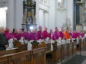 Abschlussvesper der Bischofskonferenz mit Spendung des Bonifatiussegens (© Karl-Franz Thiede)